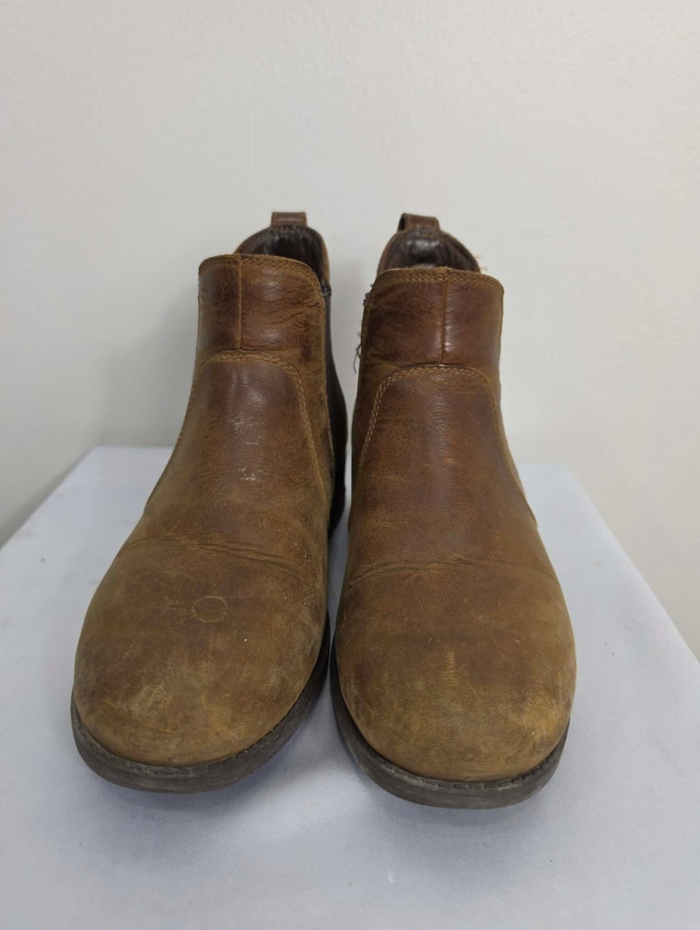 UGG Tan Leather Ankle Chelsea Boots Sz 7US - Picture 4 of 15